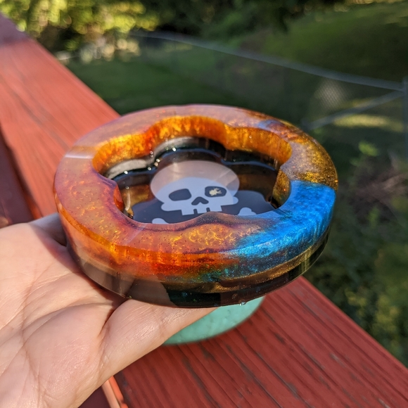 ๐SOLD๐Skull Ashtray Resin Art Handmade Orange Skulls Spider Halloween Art - Picture 11 of 11